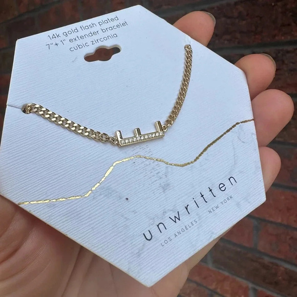 Gold Chain E Initial Bracelet - Picture 3 of 4